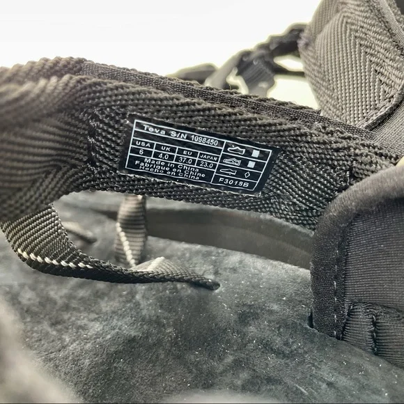 TEVA x TOTOKAELO EXCLUSIVE Black Emmi Sandals - Picture 6 of 6